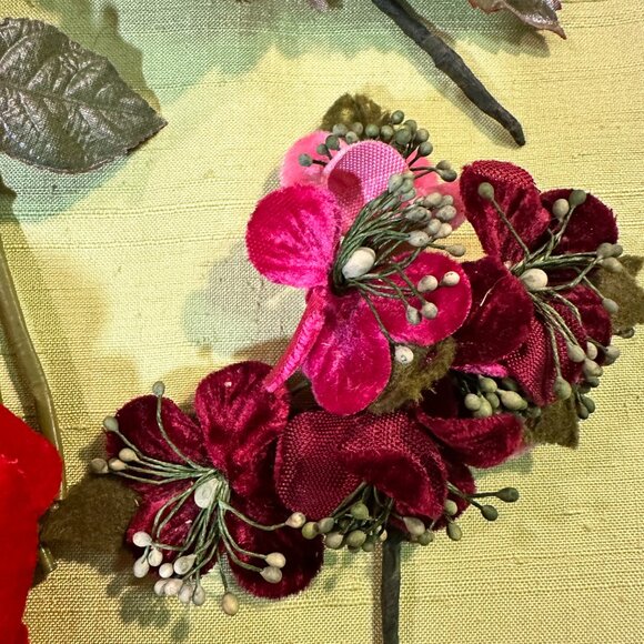 LOT of 9 Vintage Silk Millinery Flower Pins - in Christian Dior Box - Picture 8 of 15